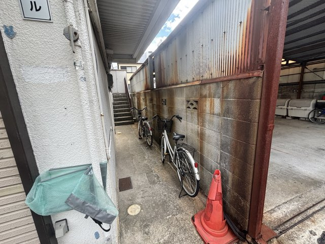 宝ビルのロビー