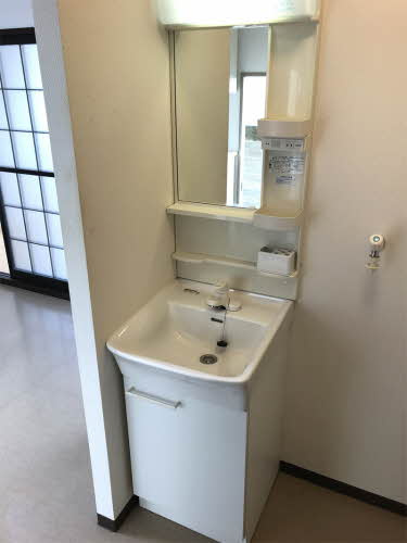 タウニー塩田町の独立洗面台