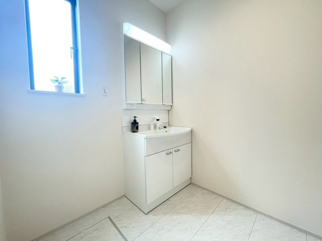 【独立洗面台】 | 印西市木下A号棟 | 即日のご見学も可能です。お気軽に0476-37-3888までお問合せ下さい。