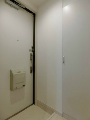 リブリ・Felice 荻窪の玄関