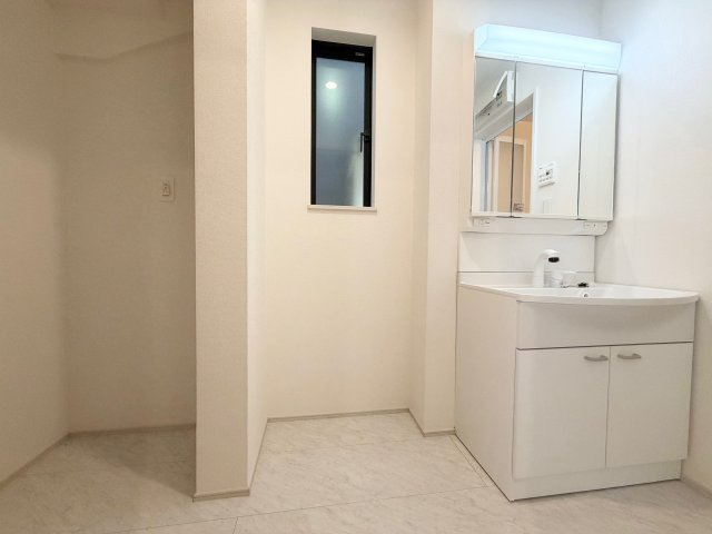 【独立洗面台】 | 印西市木下B号棟 | 即日のご見学も可能です。お気軽に0476-37-3888までお問合せ下さい。