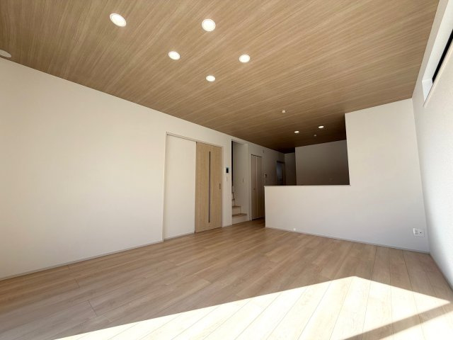 【居間・リビング】 | 印西市木下B号棟 | 即日のご見学も可能です。お気軽に0476-37-3888までお問合せ下さい。