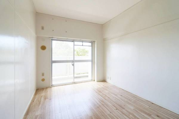 ビレッジハウス成田吾妻タワー1号棟の居間・リビング|ビレッジハウスの同一物件・同一タイプの間取りの写真です