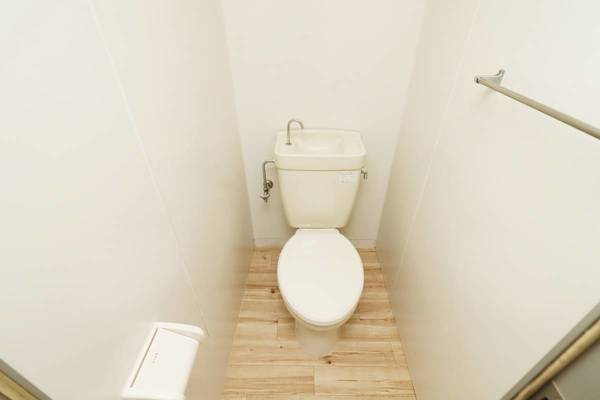 ビレッジハウス成田吾妻タワー1号棟のトイレ|ビレッジハウスの同一物件・同一タイプの間取りの写真です