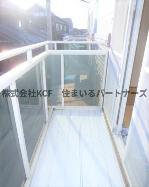 カスタムハイツのバルコニー|落ち着いた時間を過ごせるバルコニーです