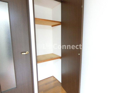 【収納】 | アクティブパレス百合ヶ丘Ｂ－７ | 段付き収納でお荷物もすっきりしまえます。