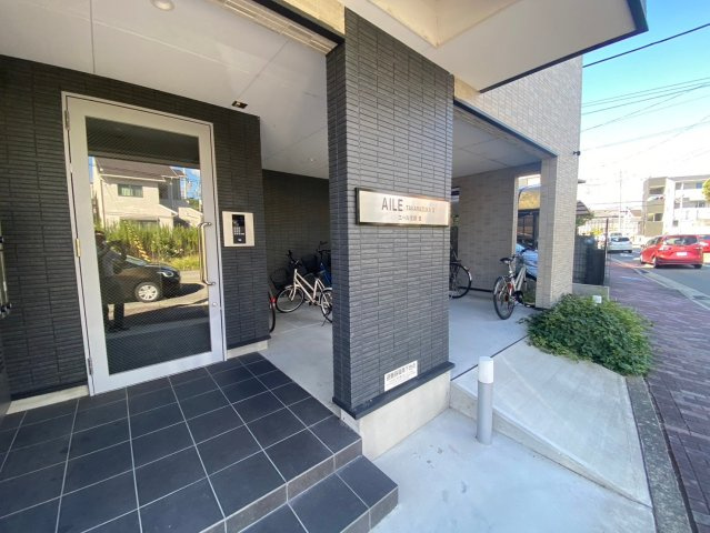 AILE宝塚Ⅲのエントランス