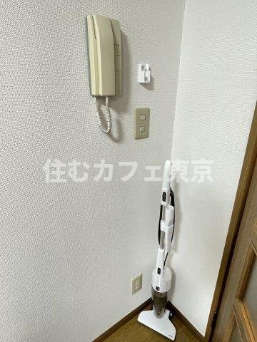 国立市富士見台４丁目の賃貸マンションの設備|掃除機も備え付けです