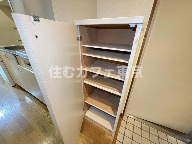 国立市富士見台４丁目の賃貸マンションの収納|シューズボックスです