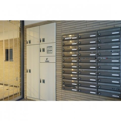 【エントランス】 | リリエンベルグ弐番館 | 宅配・メールボックス