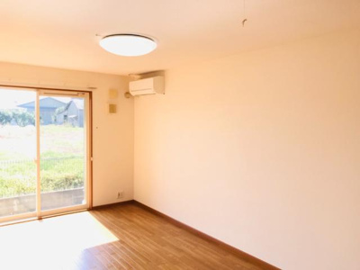 【内装】 | サンパステル | エアコン、照明器具付きです