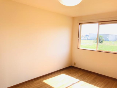 【内装】 | サンパステル | 明るい洋室です