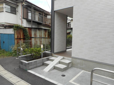 【エントランス】 | リブリ・道場南