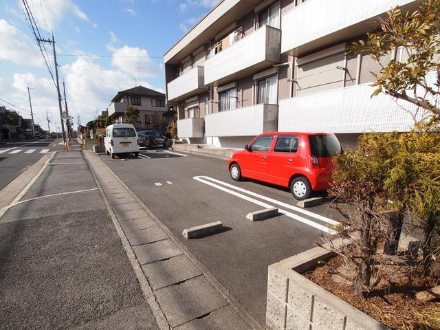 エトワール旭ヶ丘の駐車場