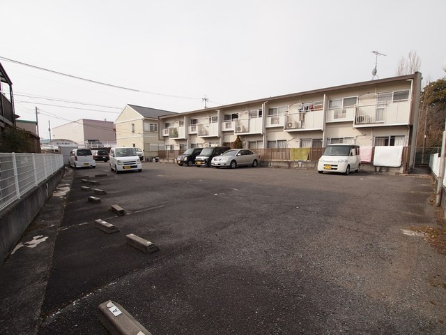 ピノハイツ　Ｂｉｓの駐車場