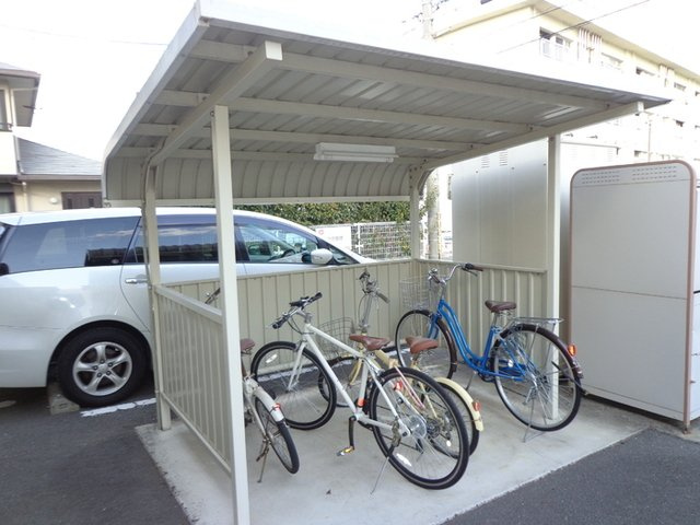 コンフォールのその他|駐輪場