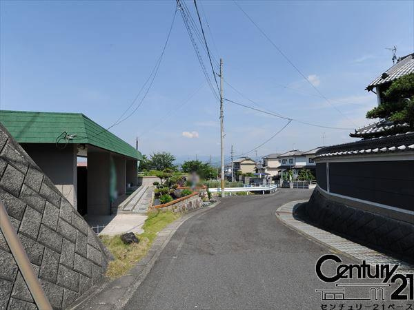 御所市大字小林の中古一戸建の前面道路含む現地写真|■現地撮影写真■自然豊かな住環境でのびのび新生活を満喫！