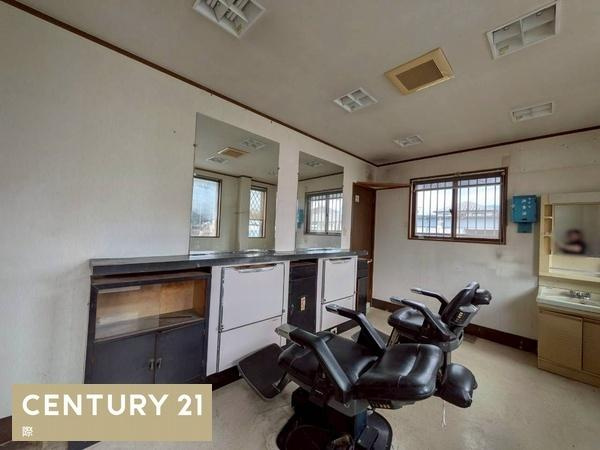 海南市多田　店舗付き住宅の内装