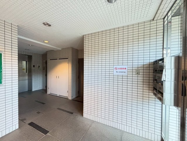 セントラル第2東園田のロビー