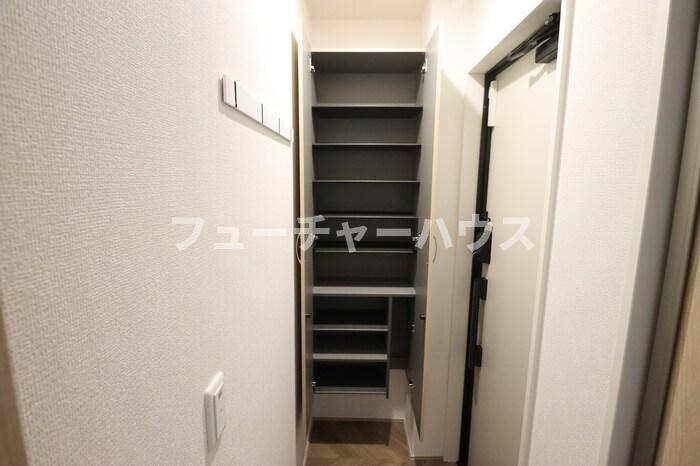 プラデーラの玄関