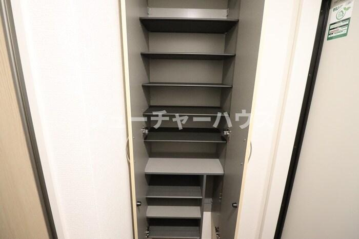 プラデーラの玄関
