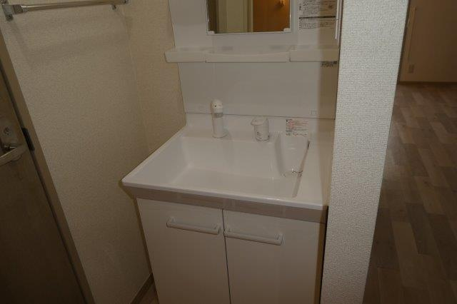 セジュール大内Aの独立洗面台|シャンプードレッサー