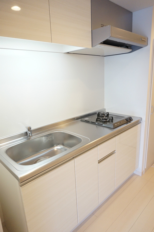 リブリ・道場南のキッチン|コンパクトなキッチンで掃除もラクラク