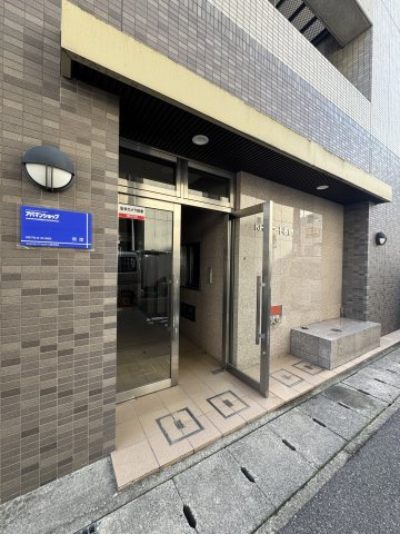 KHKコート板宿のエントランス