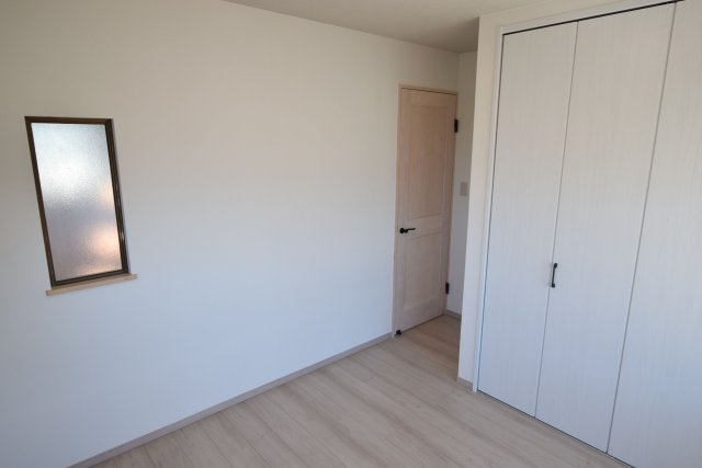 福岡市南区弥永2丁目　中古戸建の洋室|広々とした洋室です