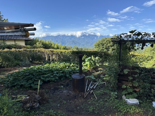 【北杜市須玉町江草】離れ古屋と家庭菜園付き物件の庭|家庭菜園エリア