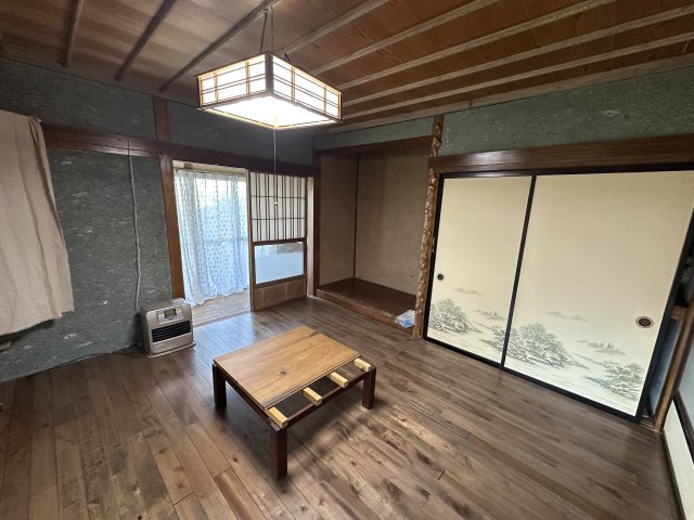 【北杜市須玉町江草】離れ古屋と家庭菜園付き物件の内装