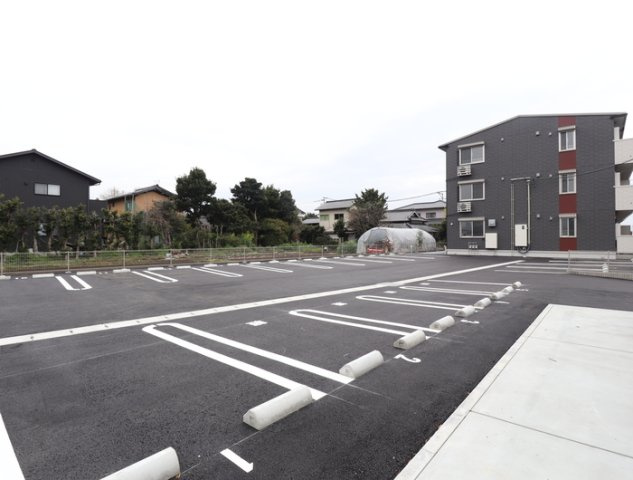 熊本市南区御幸西４丁目のアパートの駐車場
