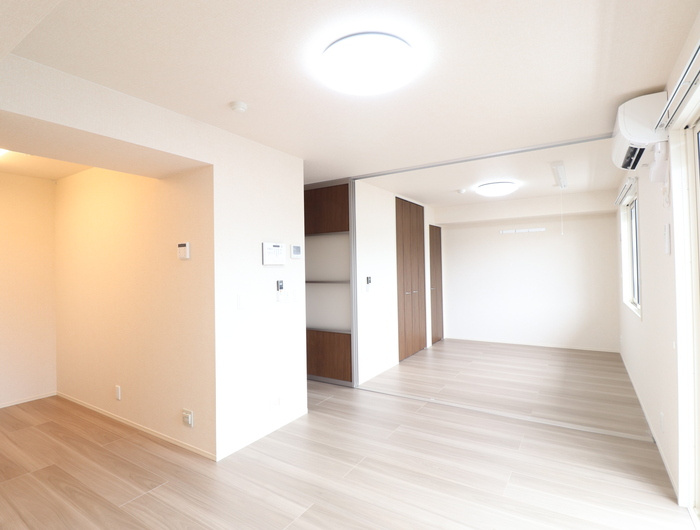 熊本市南区御幸西４丁目のアパートの居間・リビング