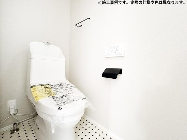 センチュリータウン坂ノ市西ⅢＣ　新築のトイレ|※写真はイメージです。実際の色や仕様は異なります。