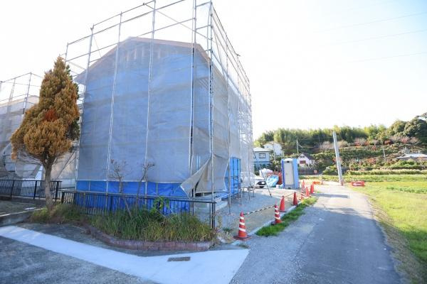 センチュリータウン坂ノ市西ⅢＮ　新築の前面道路含む現地写真|前面道路含む現地(2025年10月撮影)