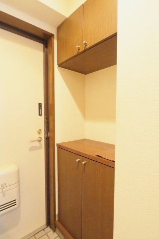 プーテゥジュール3番街の玄関