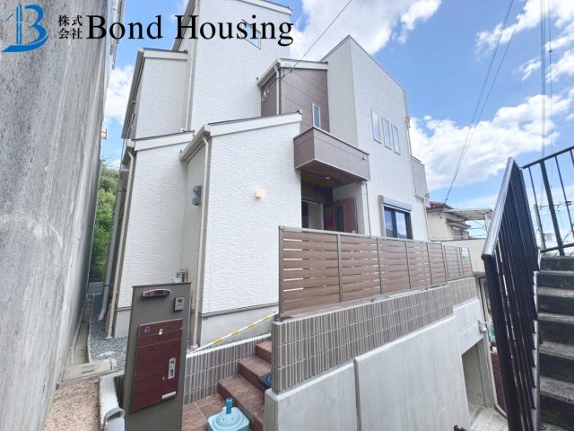 屋上ルーフバルコニーあり・WIC等収納豊富　千鳥が丘3丁目