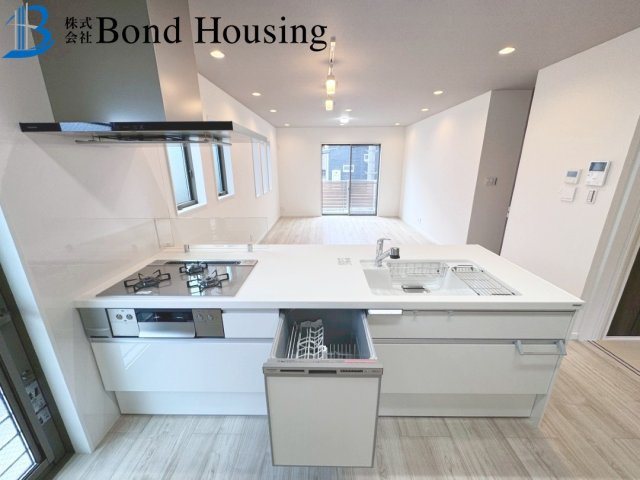 屋上ルーフバルコニーあり・WIC等収納豊富　千鳥が丘3丁目のキッチン