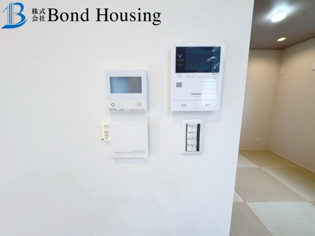 屋上ルーフバルコニーあり・WIC等収納豊富　千鳥が丘3丁目の防犯設備