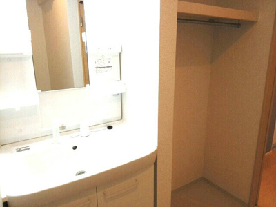 【洗面所】 | グランプラザ弐番館 | スペースが確保できる洗面所です