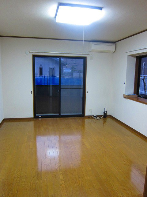 トリコロールハウスの居間・リビング