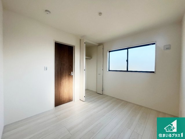 明石市魚住町西岡　第21期　新築一戸建ての洋室|収納スペースが充実しているので子供の成長に合わせてたくさん収納ができます！家族構成に合わせた様々な活用ができる収納！