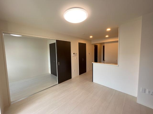 エッグプラントの内装|リビング（イメージ）