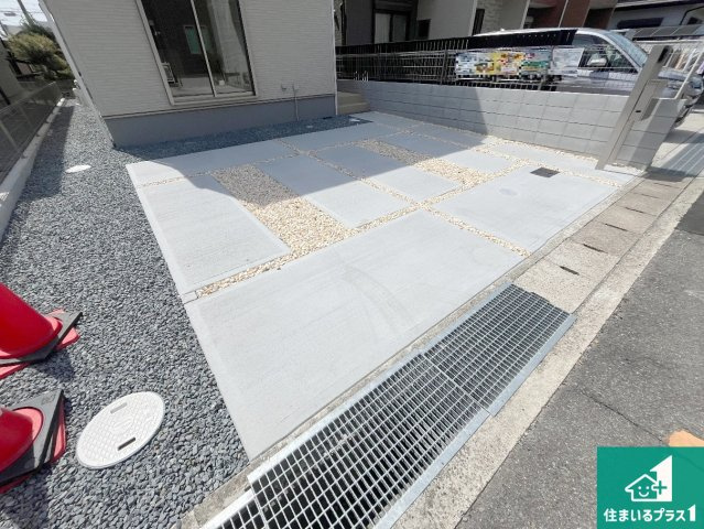 加古郡播磨町北野添　新築一戸建ての駐車場|駐車スペース！散水栓があるので、こまめに愛車を洗えます！