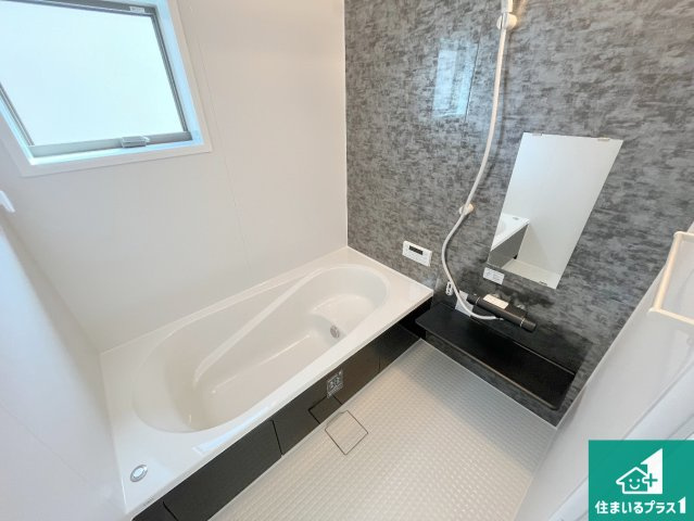 加古郡播磨町北野添　新築一戸建ての前面道路含む現地写真|周辺は落ち着いた街並みの住宅地！子育てがしやすい住環境です！まだ未完成ですが、現地でしかわからない事もございます。是非一度ご覧ください。