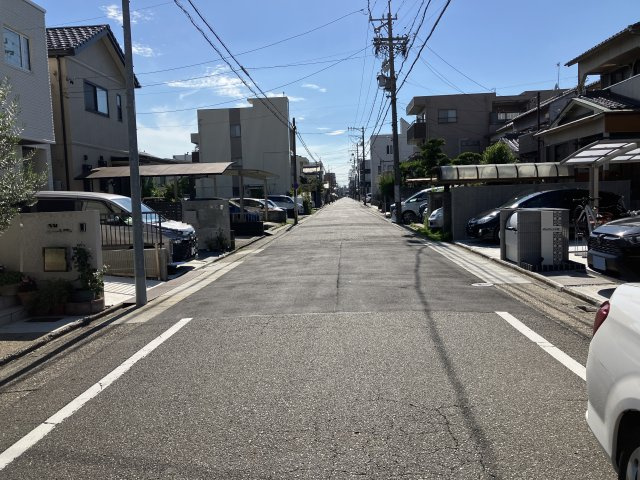 江向町２－２駐車場の周辺
