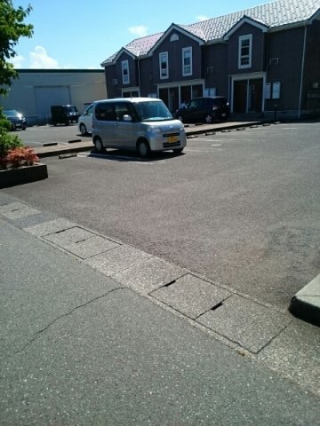 ウィングコート　Ｂの駐車場