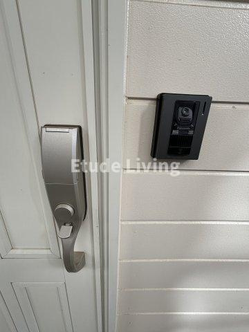 ミヤハウス　5号棟の玄関