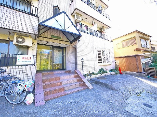 アートハウスならのエントランス