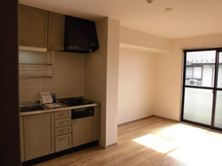 【居間・リビング】 | プリムヴェール　弐番館 | ※同タイプ、別部屋写真使用。